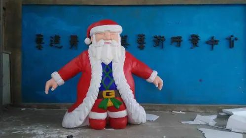 大型圣诞老人雕塑 门口创意雕塑 售楼处小品 大型圣诞老人雕塑 门口创意雕塑 售楼处小品
