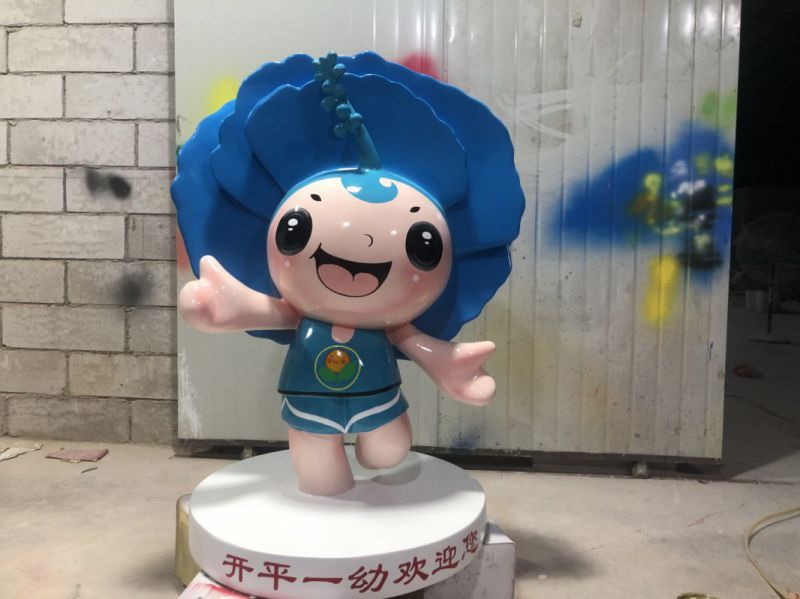 大型娃娃雕塑 门口创意雕塑 售楼处小品 大型娃娃雕塑 门口创意雕塑 售楼处小品